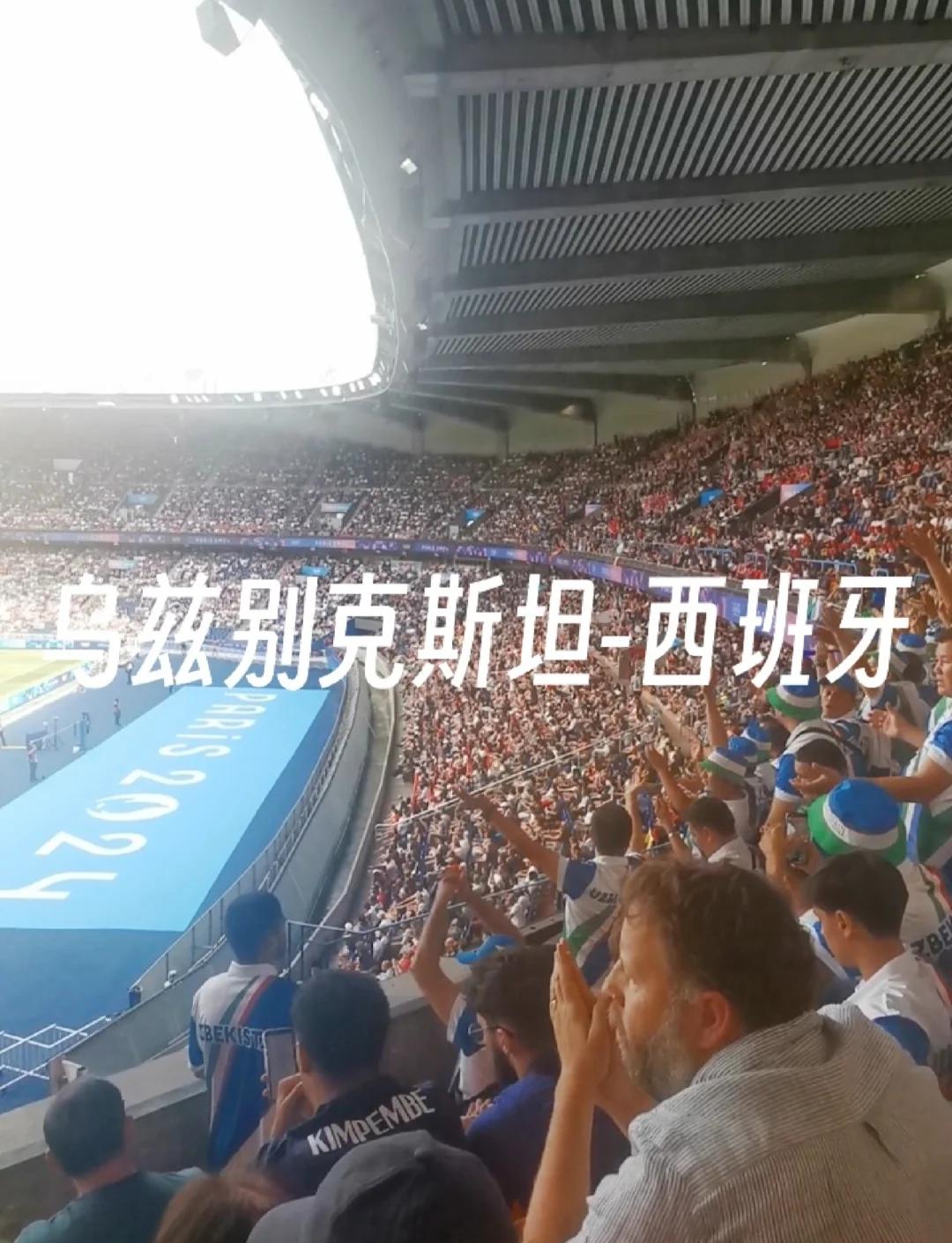 包含JackeyLove重返赛场，锐不可当首场状态出色，巴黎圣日耳曼观众沸腾！再创辉煌时刻的词条