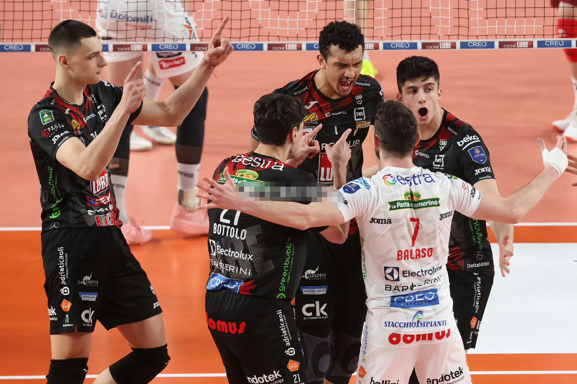 AYX-SPORTS关于今夜葡超焦点战，瓦伦西亚战术微调，底气十足，年轻球员得到机会的信息