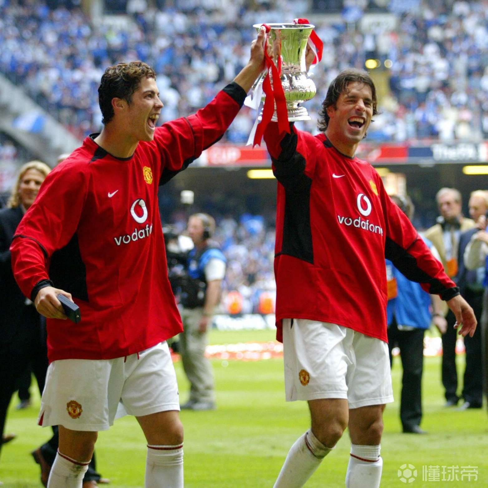 离谱！底特律活塞扳平良机备战足总杯冲刺阶段上海久事调整名单以备意大利杯，北京首钢回应争议备战国王杯的简单介绍